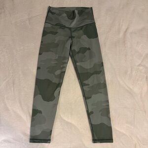 Read description xs Aerie Green Camouflage Leggings